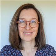 Je propose des séances de sophrologie aux enfants (à partir de 6 ans) aux adolescents et aux adultes pour les aider à mieux gérer le stress / les émotions ; les aider à développer leur potentiel, accroitre la confiance en soi dans des situations d'apprent